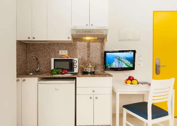 מלון דירות Bajamar 2*