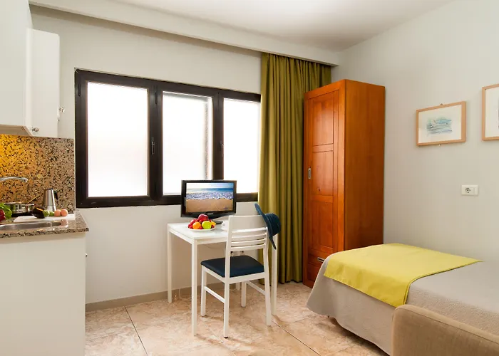 Aparthotel Bajamar 2*