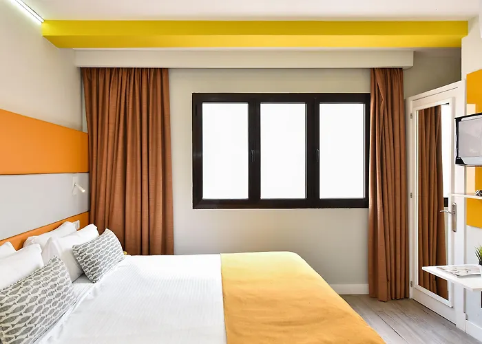 Bajamar Aparthotel 2*